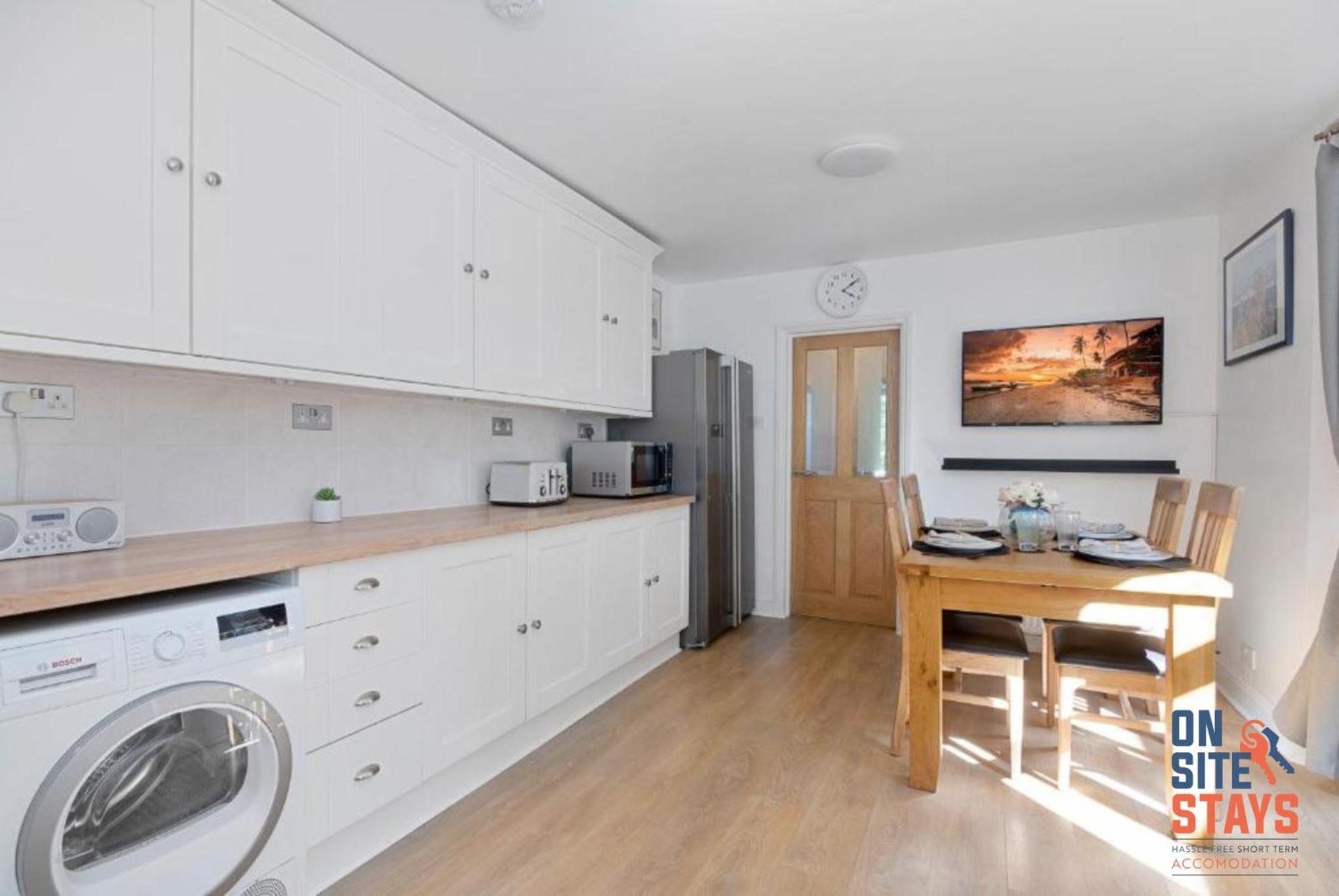 Onsitestays - Tranquil 2 Bedroom Apartment With Large Kitchen, Private Garden Near Wimbledon Station Лондон Екстер'єр фото